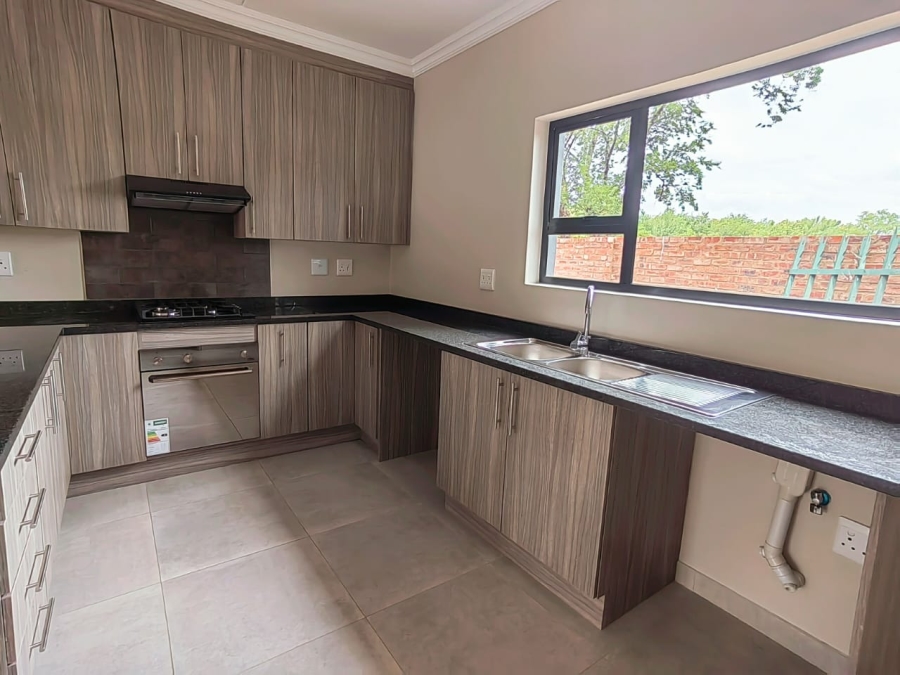 3 Bedroom Property for Sale in Van Der Hoff Park North West